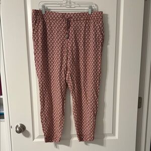 Old Navy Red Ankle Cropped Pants with Elastic Waistband and Relaxed Fit